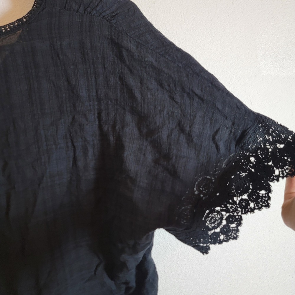 Max Studio Black Textured Gauze Front Tie Crochet Lace Trim V-Neck Top Medium - Picture 8 of 11